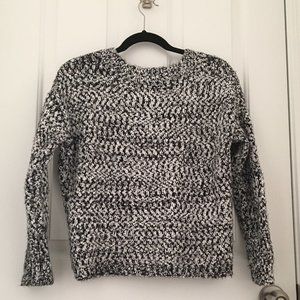 YES LOLA. Black & White cozy v-neck sweater.